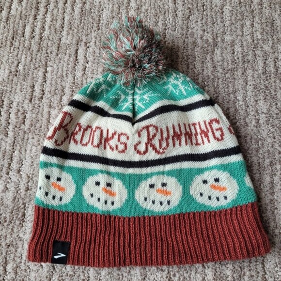Brooks Run Merry Snowmen Knit Pom Pom Beanie Toque Hat Adult Unisex - Picture 1 of 14